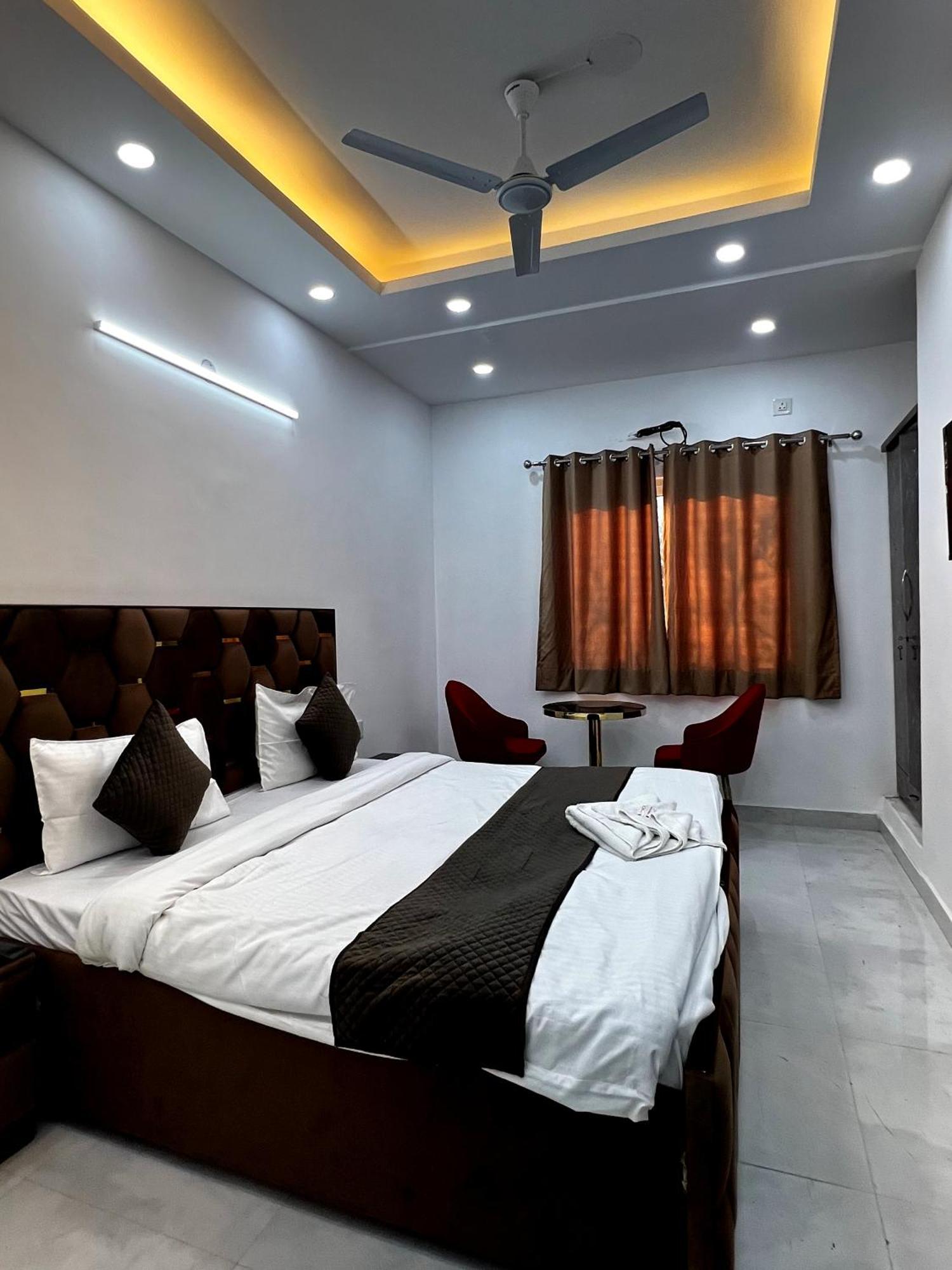 Hotel Trending New Delhi